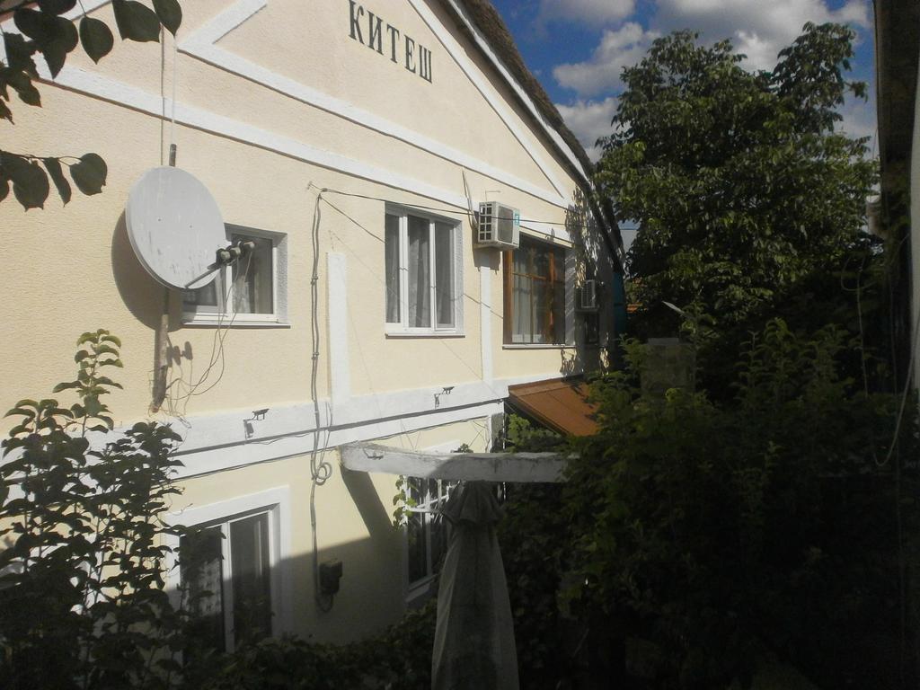 Kitech Guest House Odesa Room photo